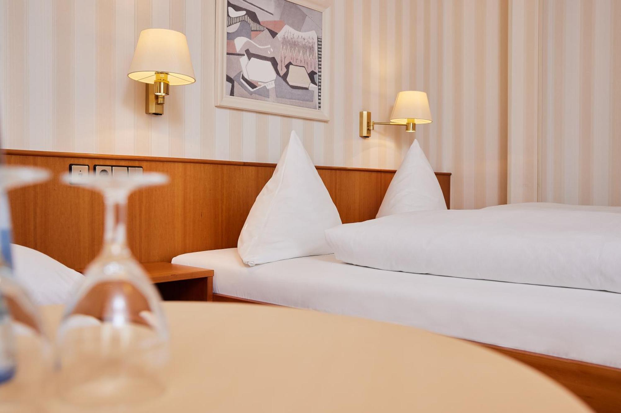 Hotel Zum Schiff Фрайбург Стая снимка