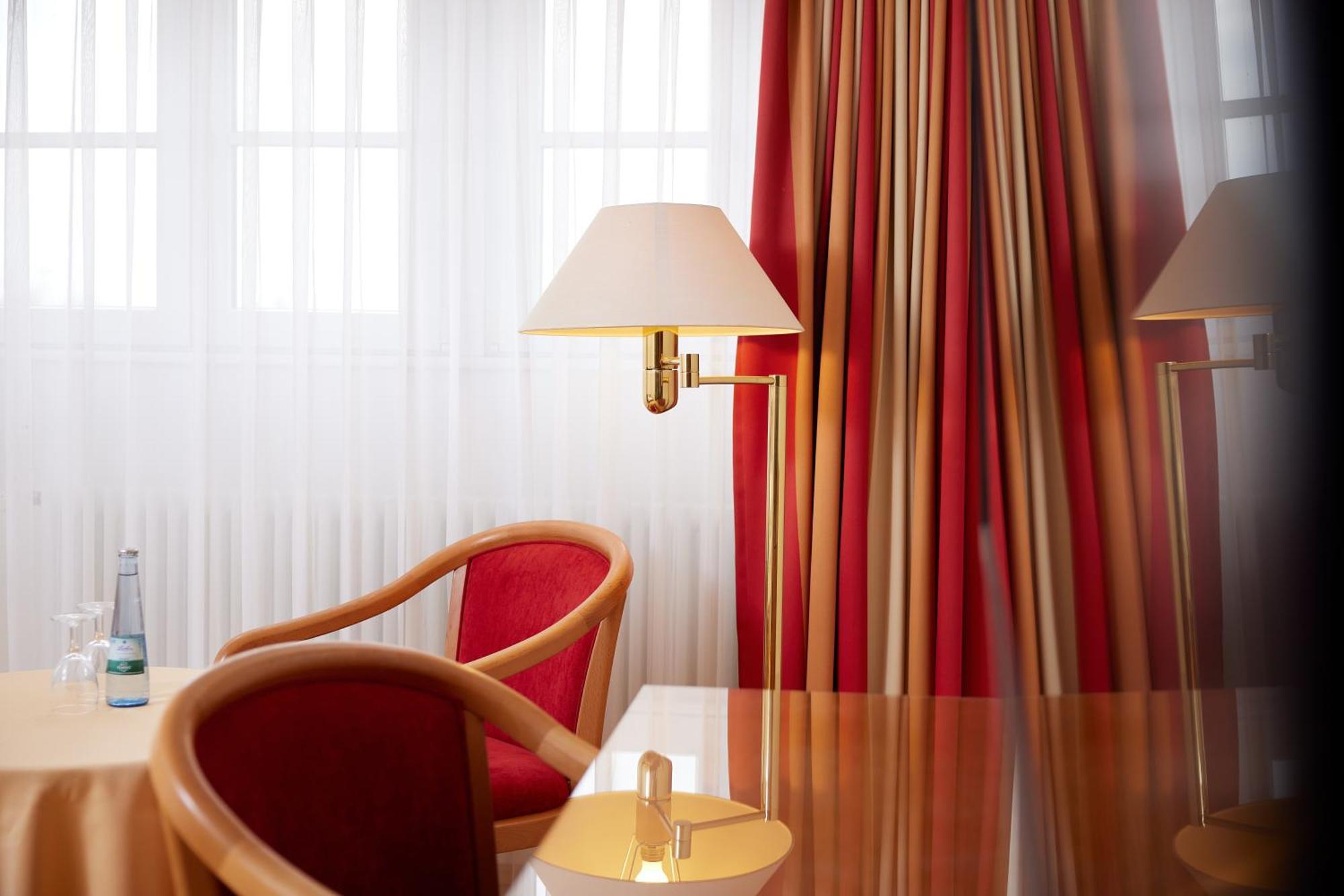 Hotel Zum Schiff Фрайбург Екстериор снимка