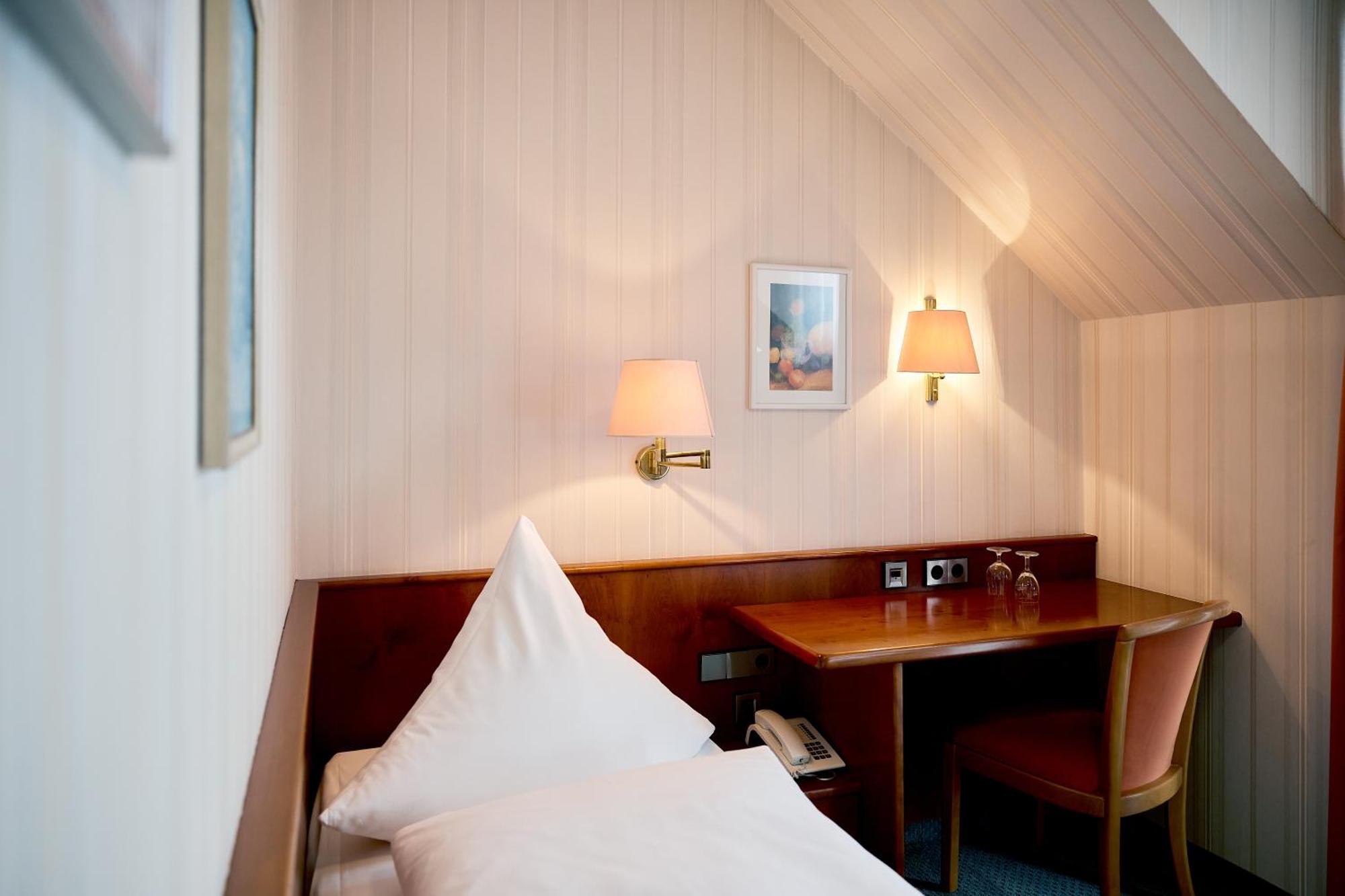 Hotel Zum Schiff Фрайбург Стая снимка